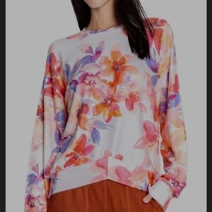 V Neck Palm.lightweight Sweater